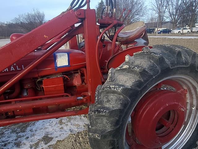 Image of Farmall Super H equipment image 4