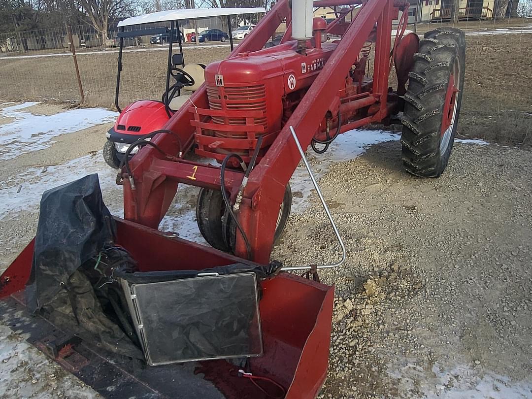 Image of Farmall Super H Primary image