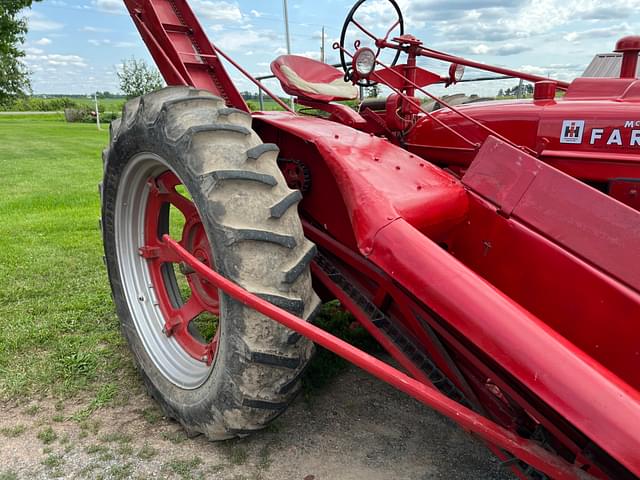 Image of Farmall Super H equipment image 3