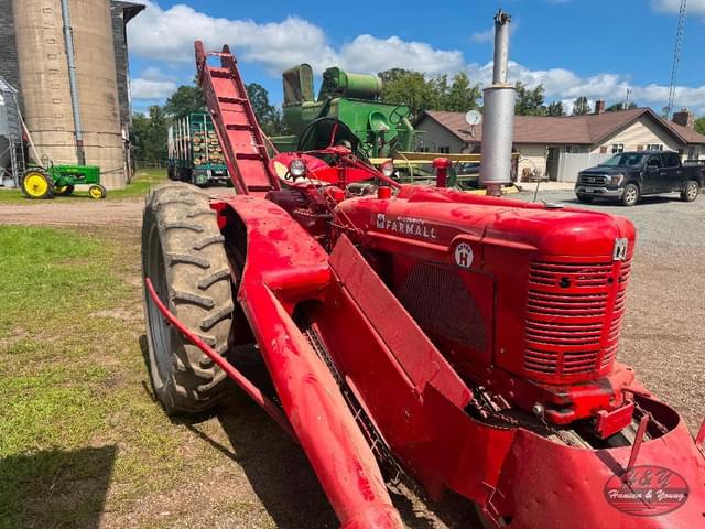 Image of Farmall Super H equipment image 1