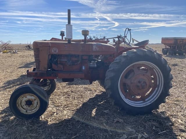 Image of Farmall Super M equipment image 2