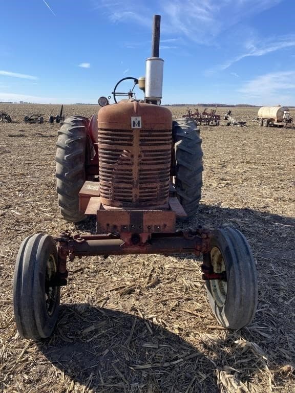 Image of Farmall Super M equipment image 1