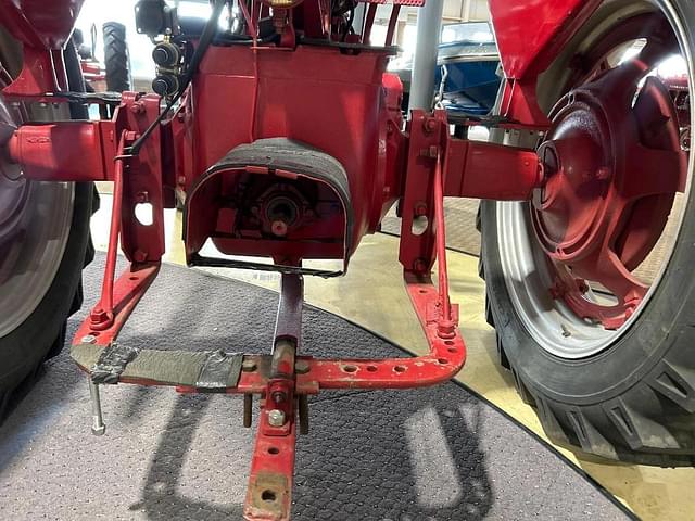 Image of Farmall Super M equipment image 2