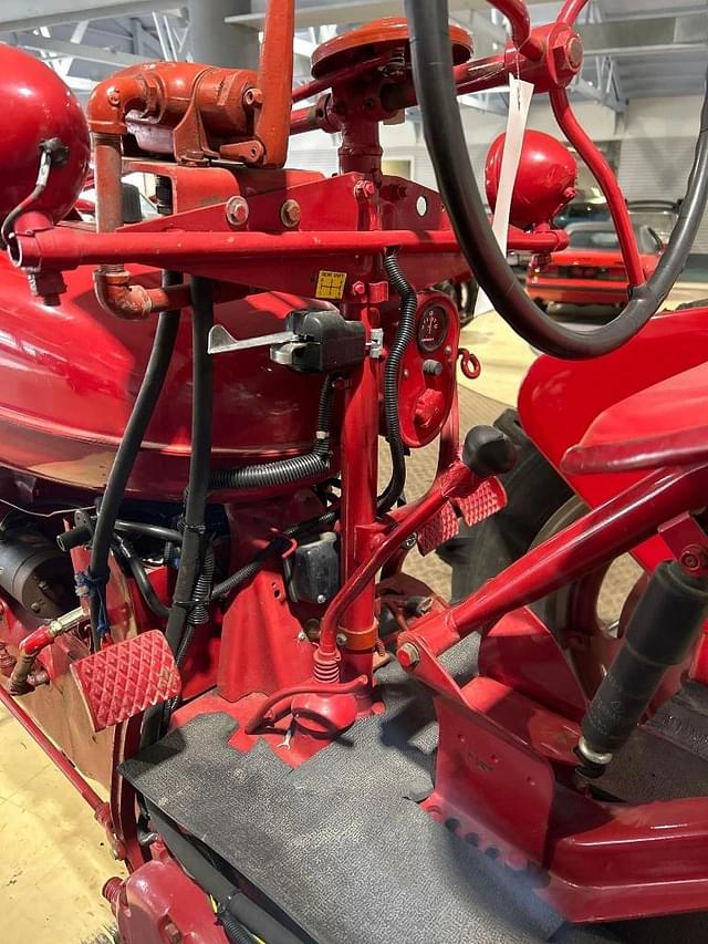 Image of Farmall Super M equipment image 4