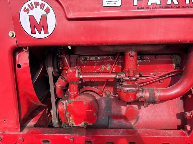 Image of Farmall Super M equipment image 2