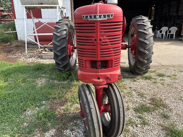 Image of Farmall Super M equipment image 4