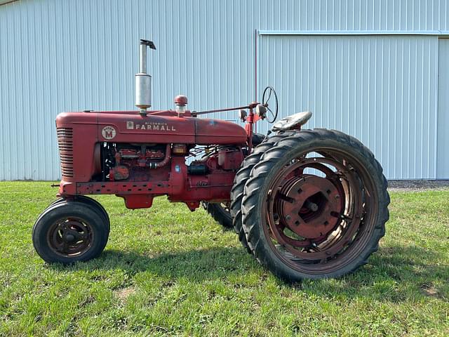 Image of Farmall Super M equipment image 1