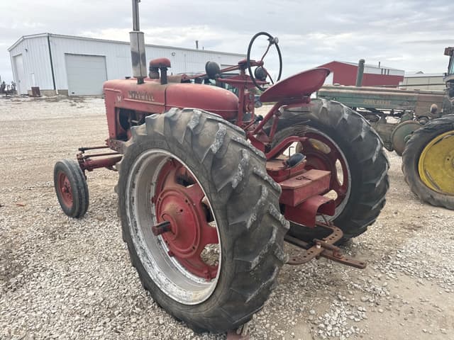 Image of Farmall Super M equipment image 2
