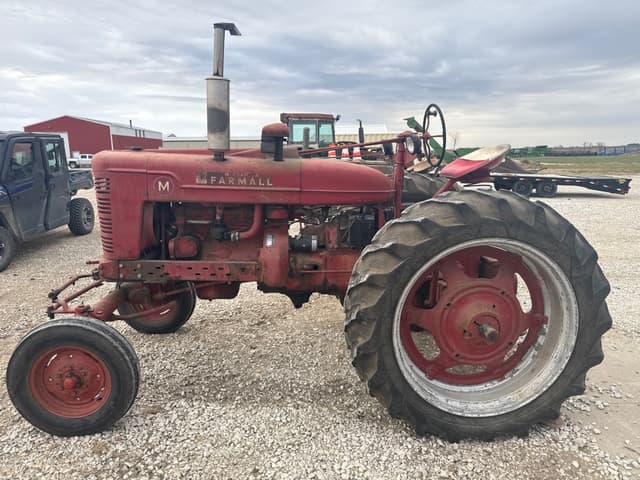 Image of Farmall Super M equipment image 1