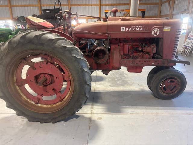 Image of Farmall Super M equipment image 1