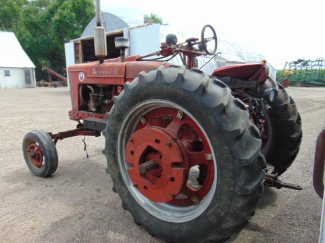 Image of Farmall Super M equipment image 4