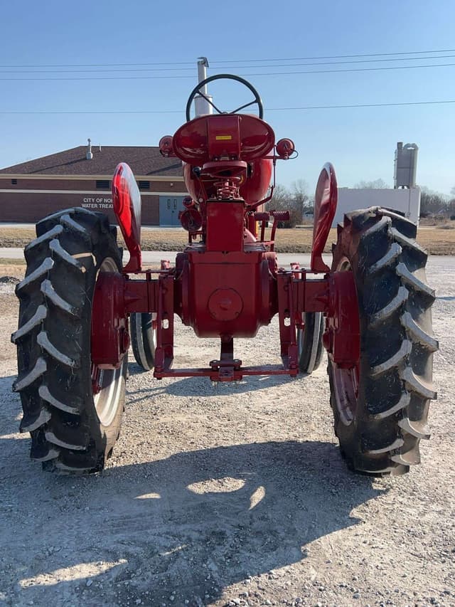 Image of Farmall Super M equipment image 3