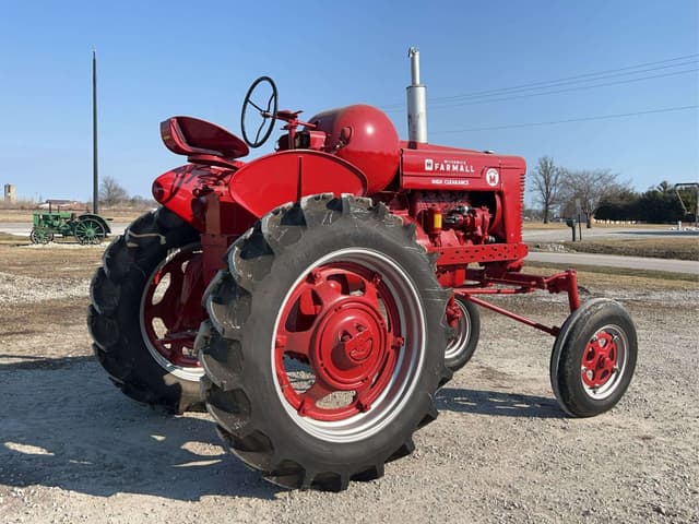 Image of Farmall Super M equipment image 2