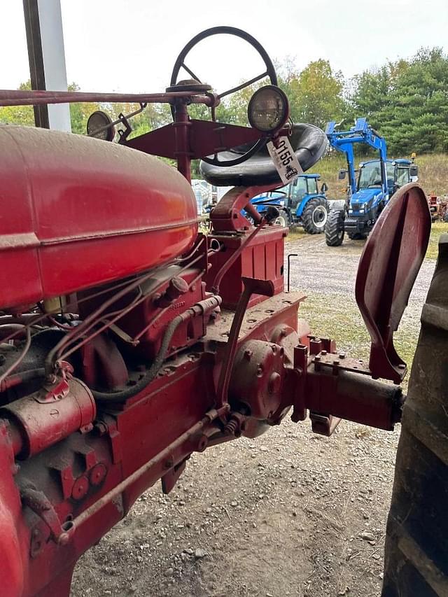 Image of Farmall Super M equipment image 3