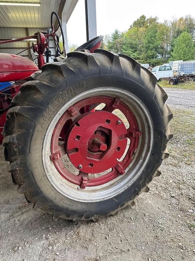 Image of Farmall Super M equipment image 4