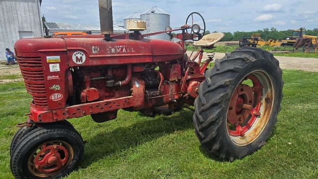 Image of Farmall Super M equipment image 2