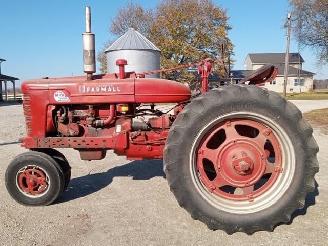 Image of Farmall Super M-TA equipment image 2