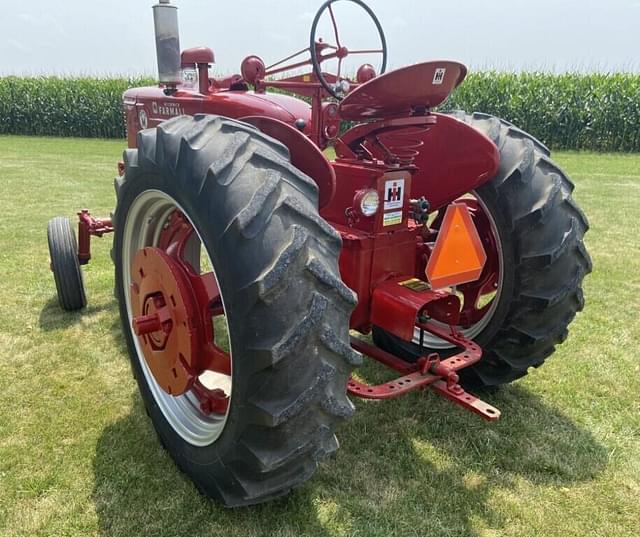 Image of Farmall Super M equipment image 1