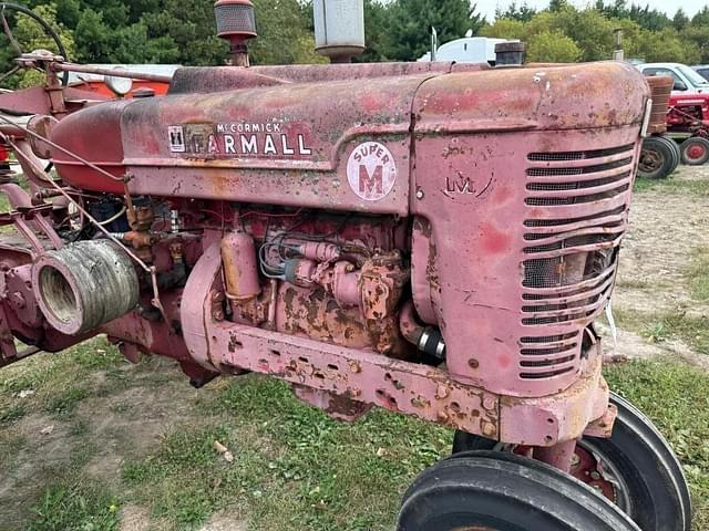 Image of Farmall Super M equipment image 1