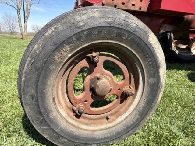 Image of Farmall Super M equipment image 4