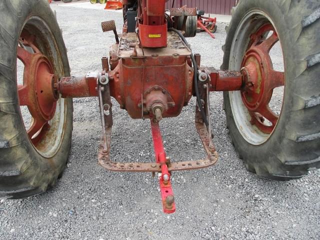 Image of Farmall Super M equipment image 4
