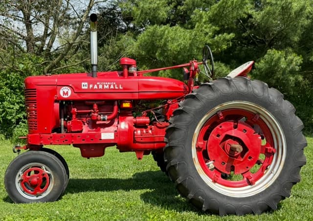 Image of Farmall Super M equipment image 2