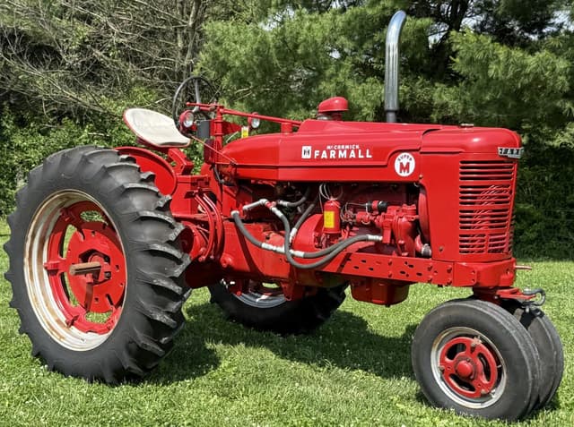 Image of Farmall Super M equipment image 1