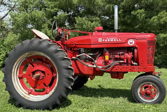 Image of Farmall Super M equipment image 3