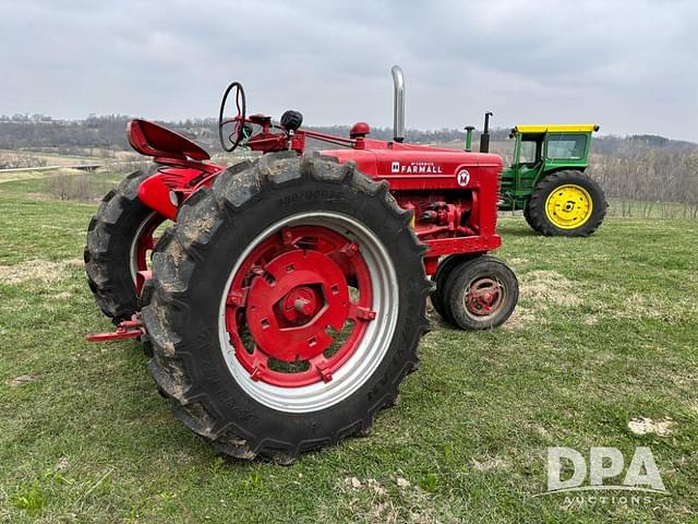 Image of Farmall Super M equipment image 4