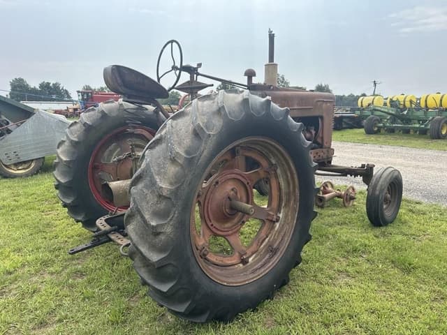 Image of Farmall Super M equipment image 3