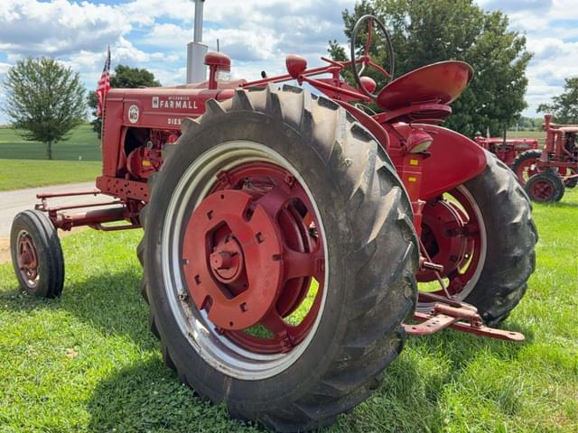 Image of Farmall Super MD equipment image 4