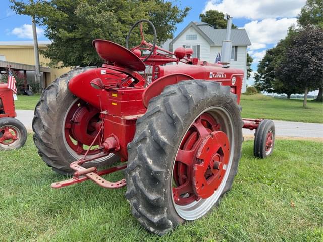 Image of Farmall Super MD equipment image 2