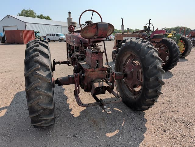 Image of Farmall Super M-TA equipment image 4