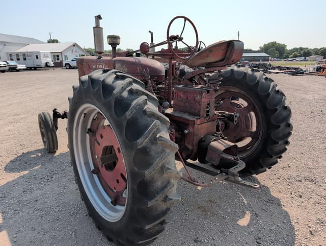 Image of Farmall Super M-TA equipment image 3