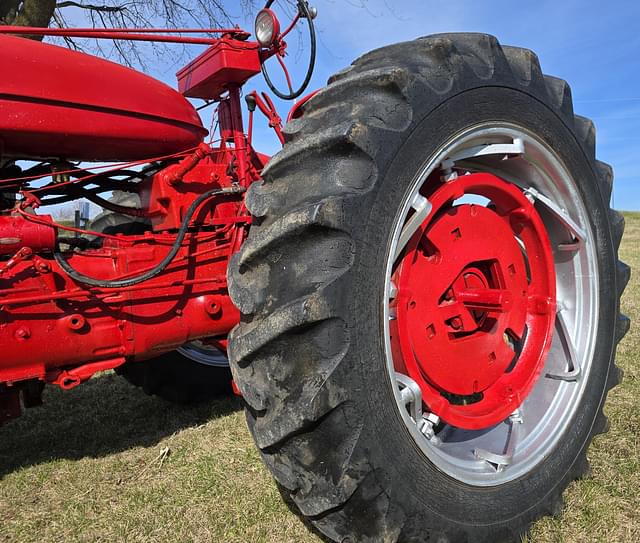 Image of Farmall Super M-TA equipment image 3
