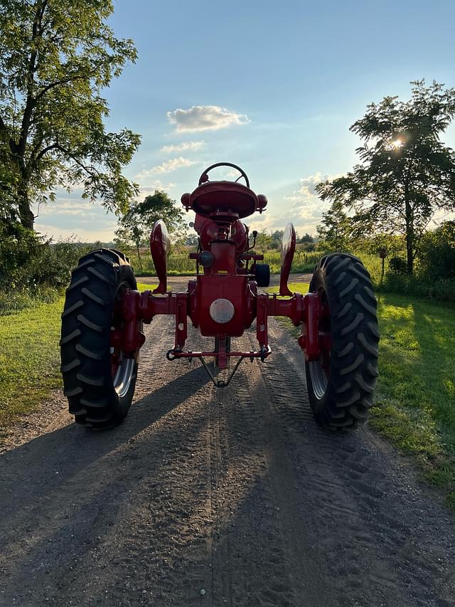 Image of Farmall Super MV equipment image 3