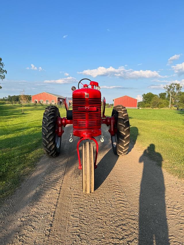 Image of Farmall Super MV equipment image 2