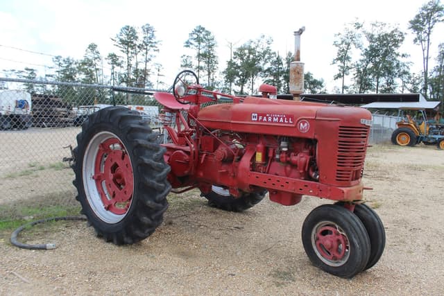 Image of Farmall M equipment image 2