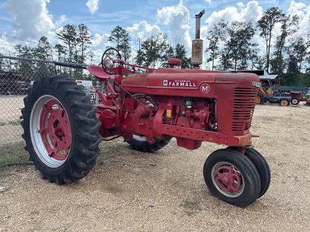Image of Farmall M equipment image 1