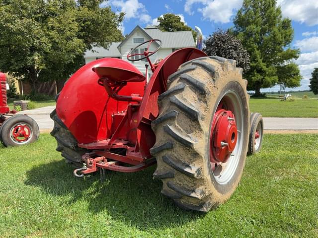 Image of Farmall W9 equipment image 3