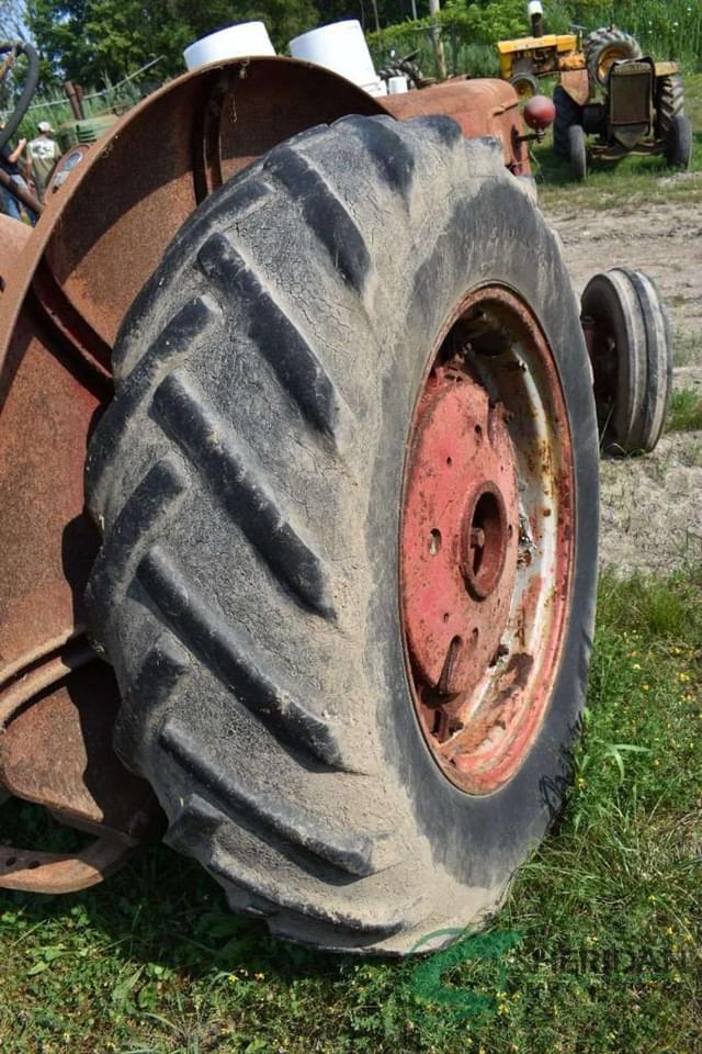 Image of Farmall W9 equipment image 4