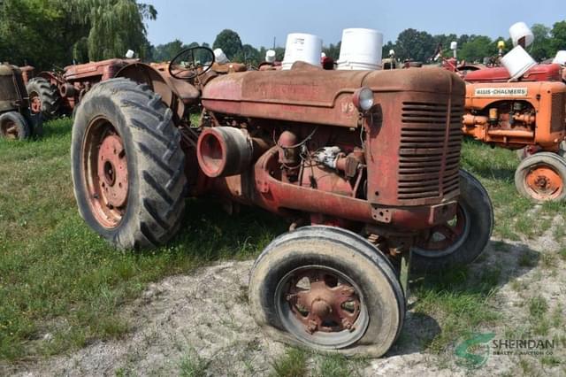Image of Farmall W9 equipment image 2