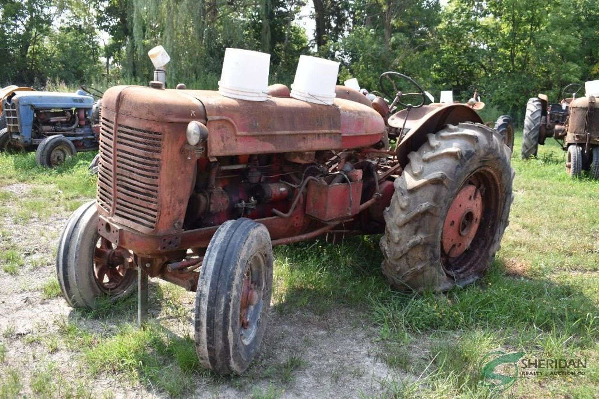 Farmall W9 Equipment Image0