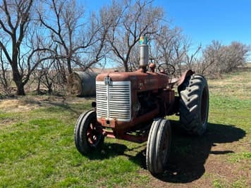 Main image Farmall W9