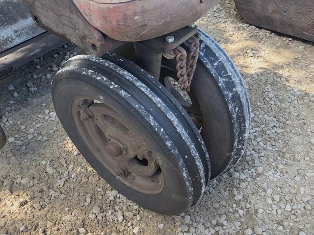 Image of Farmall C equipment image 2