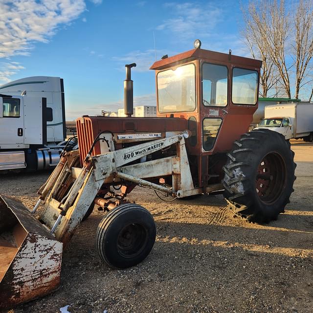 Image of Farmall 806 equipment image 3