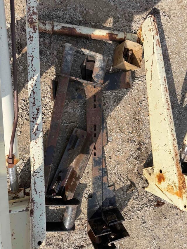 Image of Farmhand 22 equipment image 3