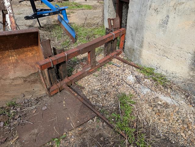 Image of Farmhand 22 equipment image 2