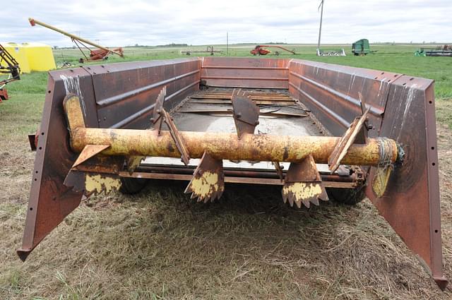 Image of Farmhand 450 equipment image 3
