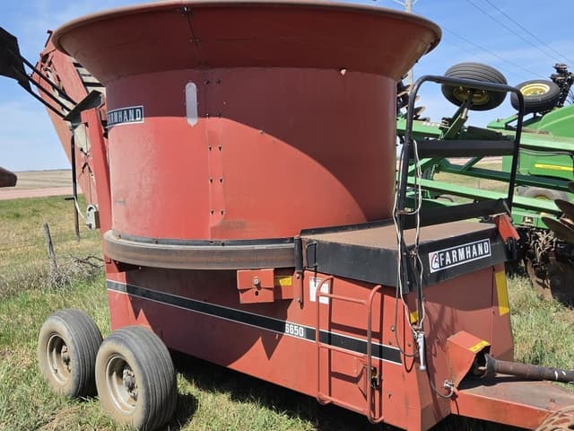 Image of Farmhand 6650 equipment image 1